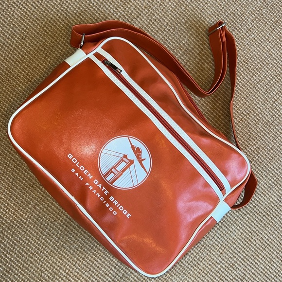 Retro Style Golden Gate Bridge San Francisco Carry-on Bag - Picture 7 of 7